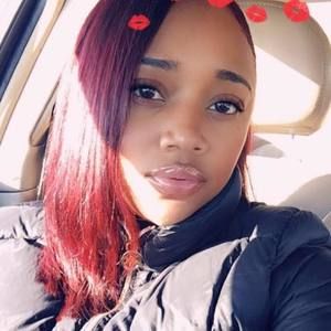 Meet your Posher, Chanelle